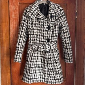 Chic Houndstooth Trench Coat